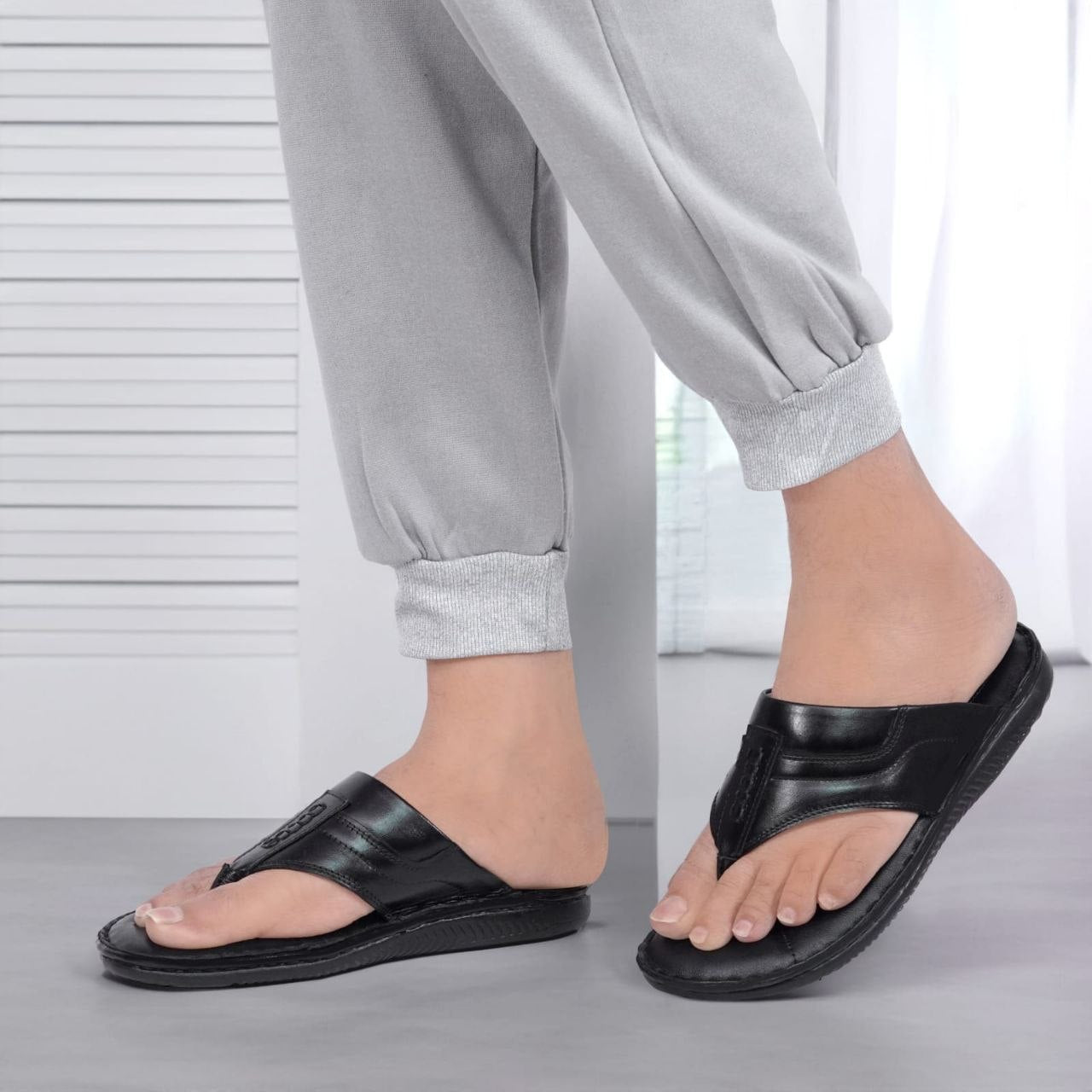 Signature Buckle Comfort Slide (Black Premium)